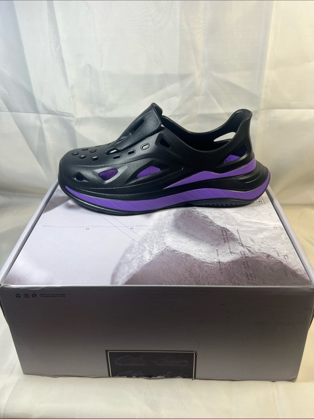 Women sCasual Slip-On Clog in Black and Purple